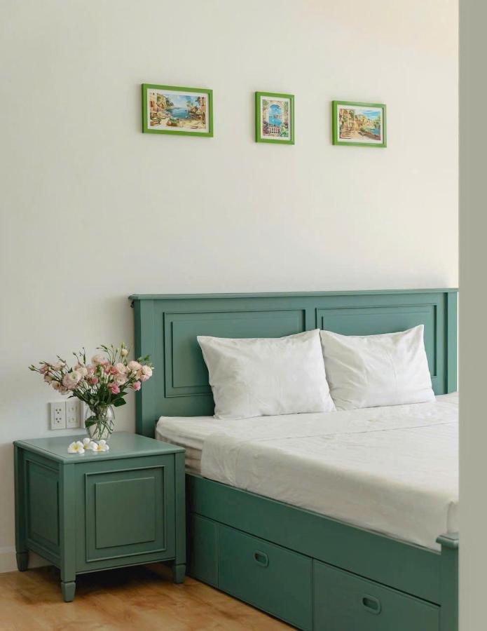 One-Bedroom Apartment with Garden