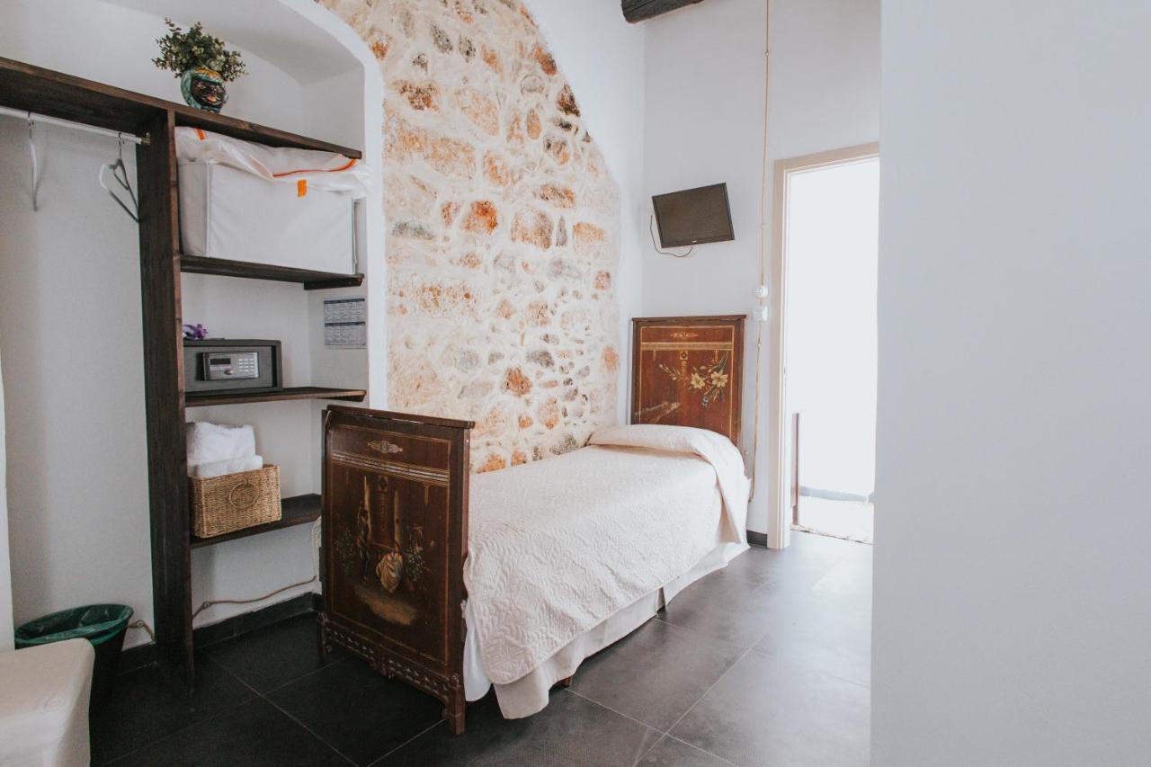 Single Room with Private Bathroom