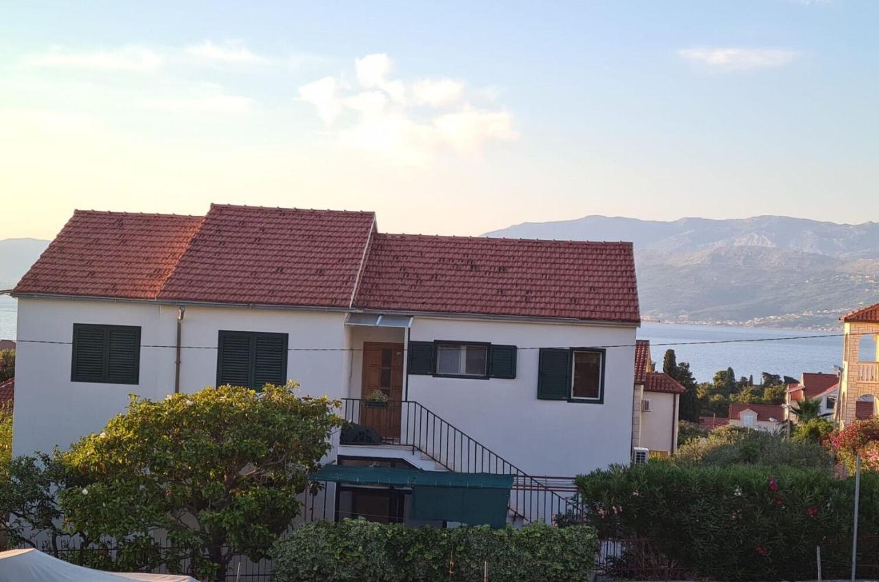 Apartment Sani - Bed and Breakfast Supetar