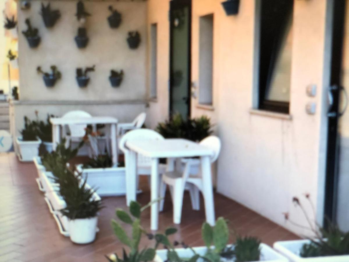 Family Room with Side Sea View