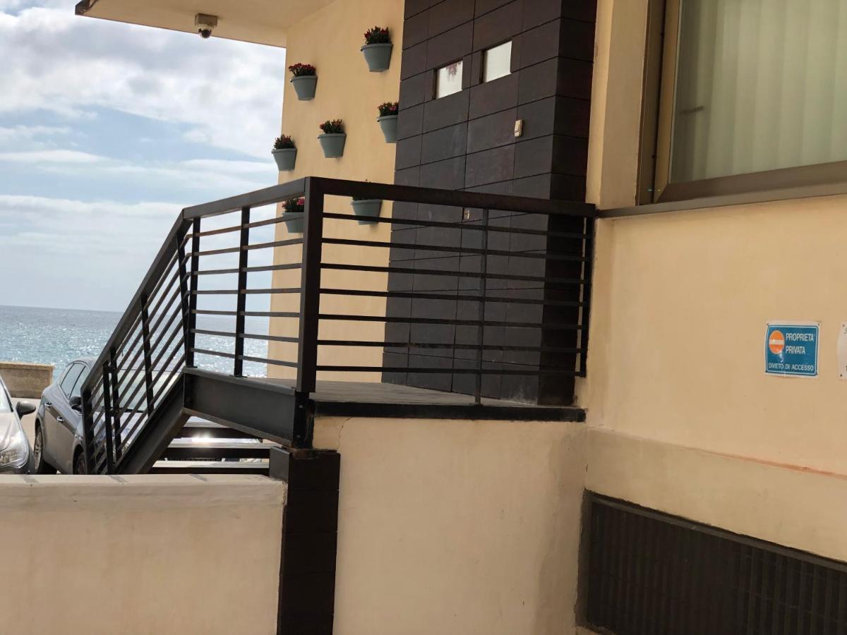 Standard Triple Room with Sea View