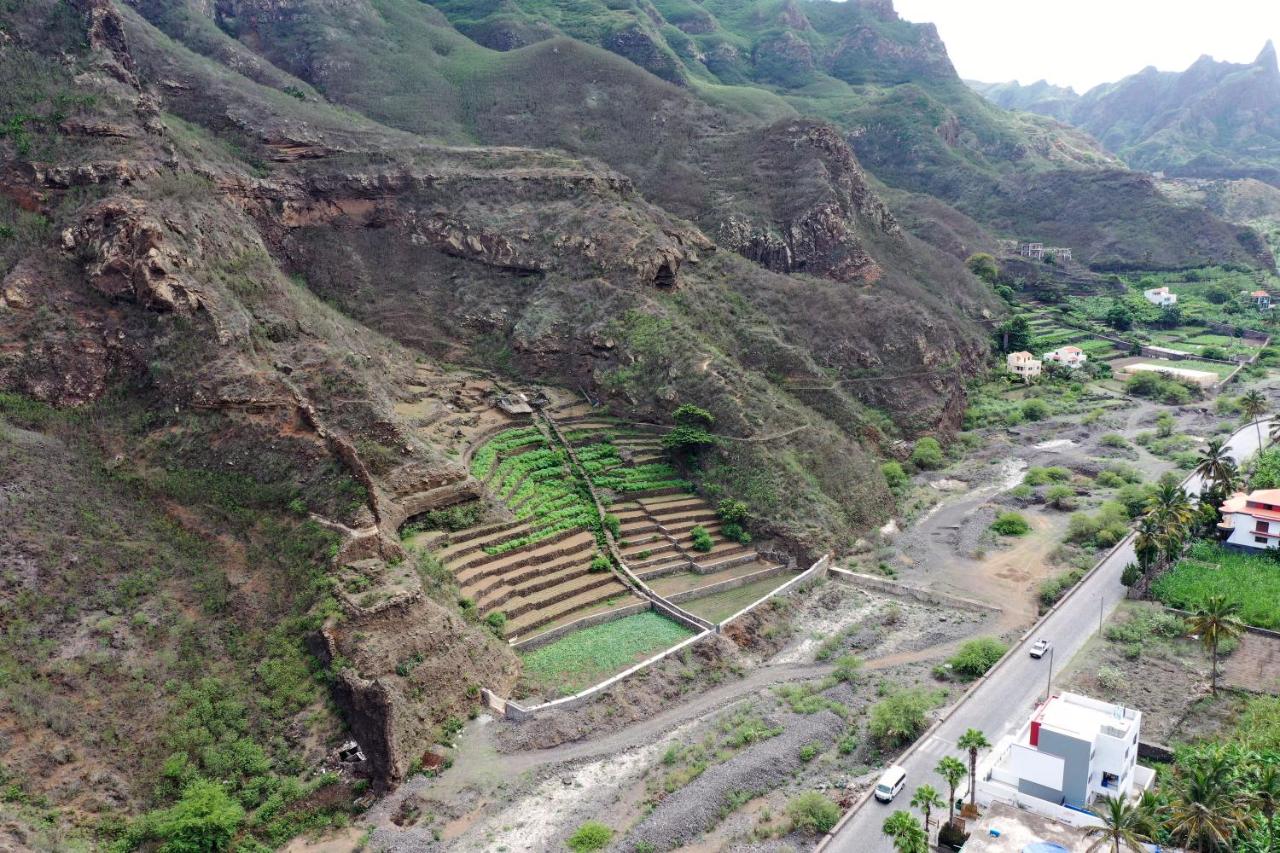 FADIAS Quartos - Rooms - Chambres d’hôtes Ribeira Grande