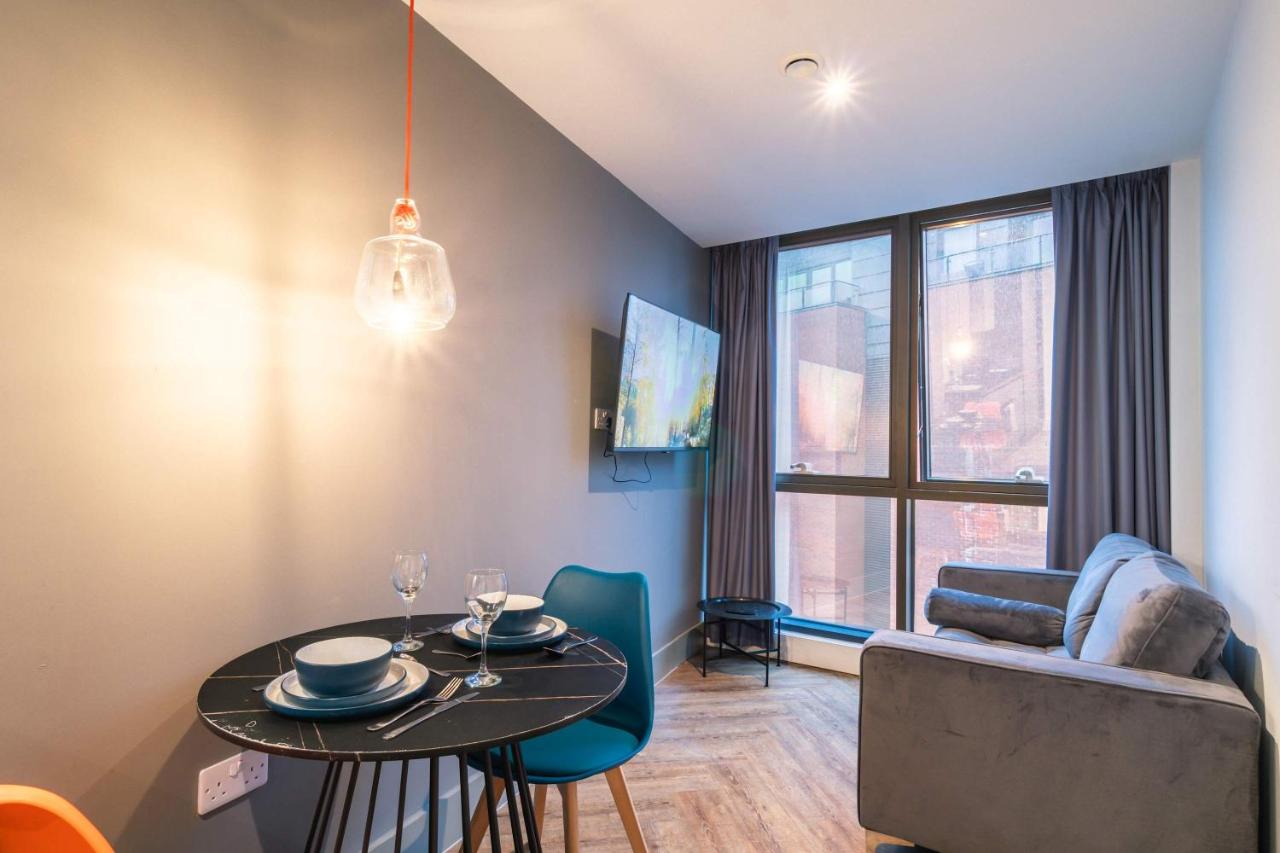 Stylish 2 Bedroom Apartment in Central Manchester - B&B