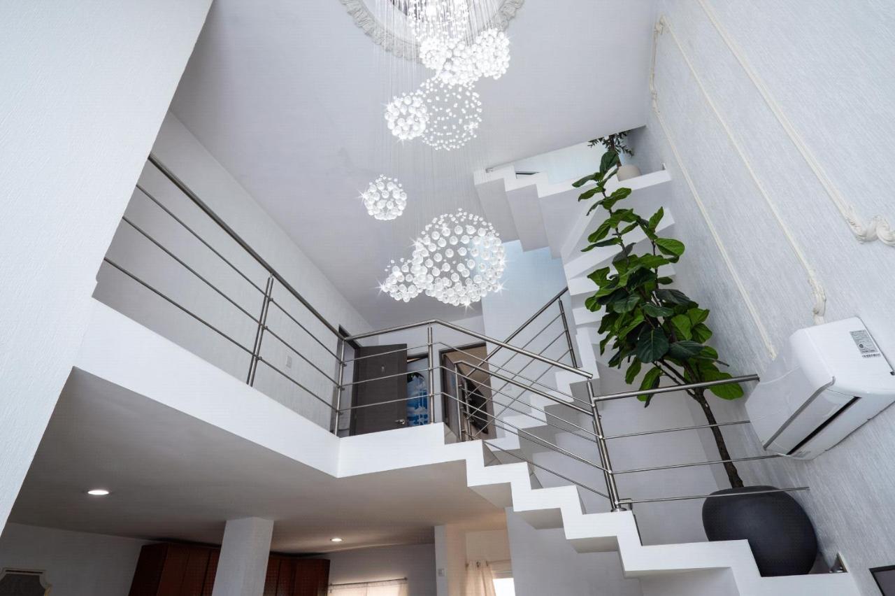 Modern Home with Parking 3ACs, 1King & 3Queen Beds Netflix PayPerView - Ferienwohnung Tepic