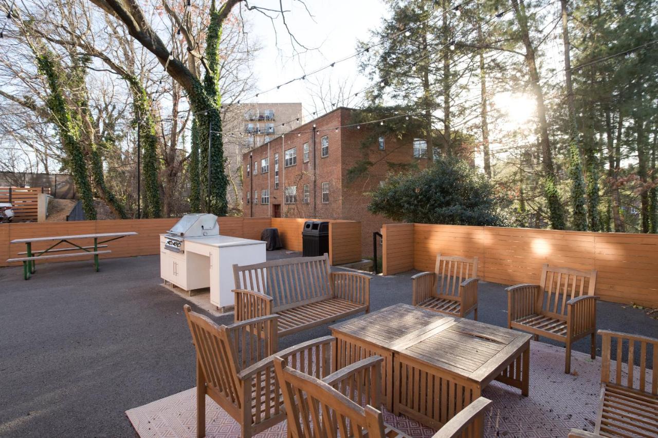 Apartment Just 10 Minutes Away to Airport - B&B