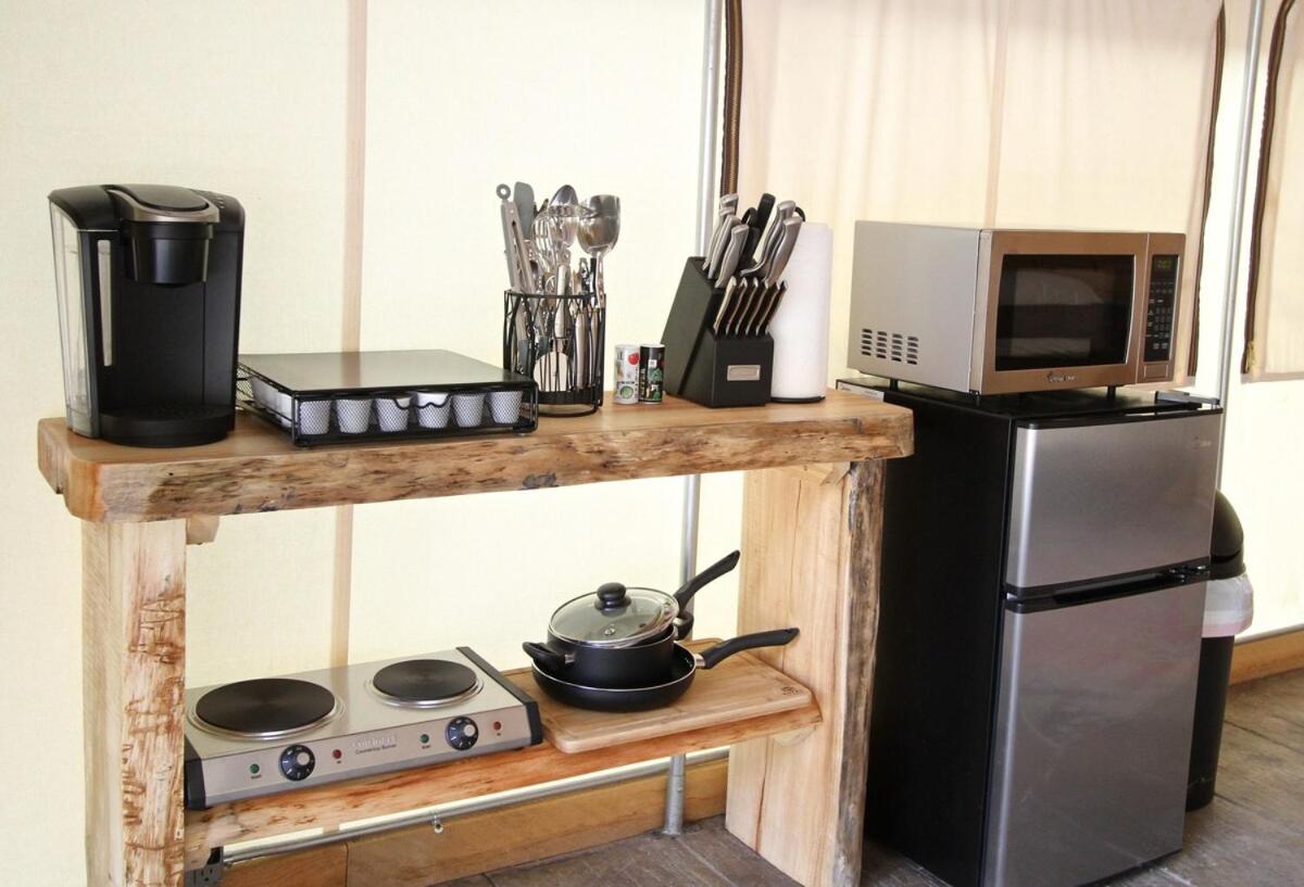 Glamping Tent #1 with Heat AC and Private Bath - B&B
