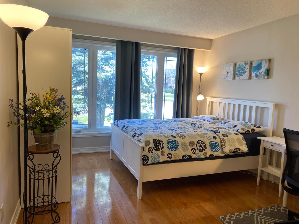 Queen Room with Shared Bathroom