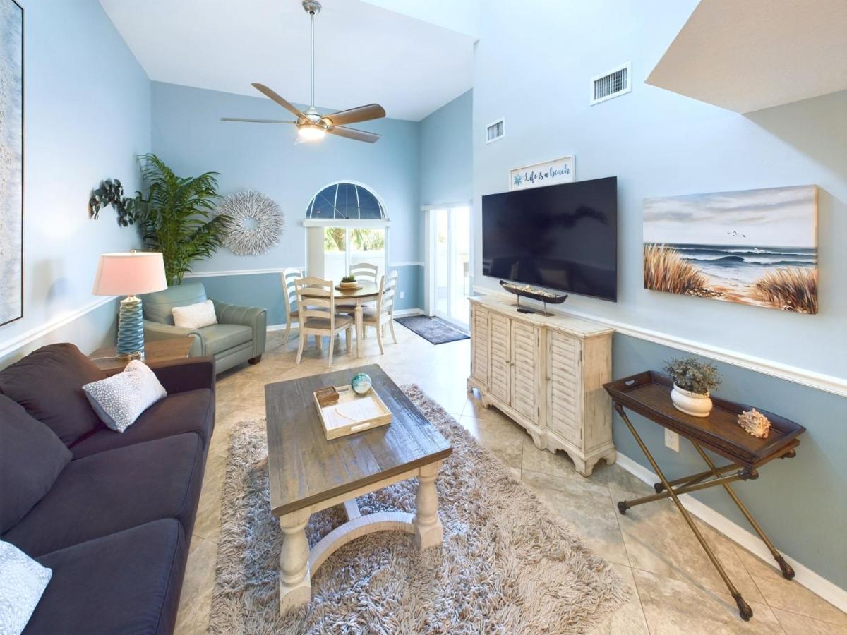 Royal Mansions, Ocean View Penthouse Condo - Bed and Breakfast Cape Canaveral