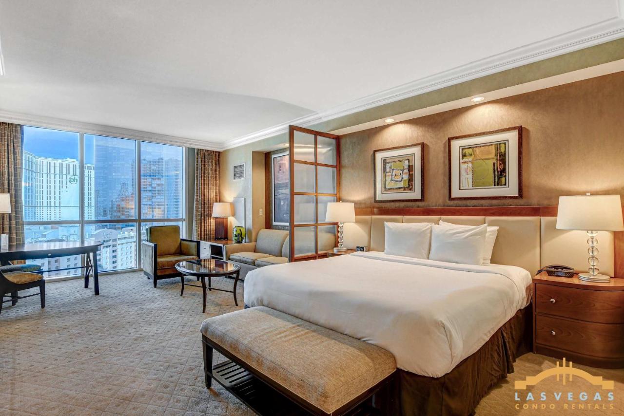 MGM Signature-11-611 Strip View Jacuzzi Studio - Bed and Breakfast