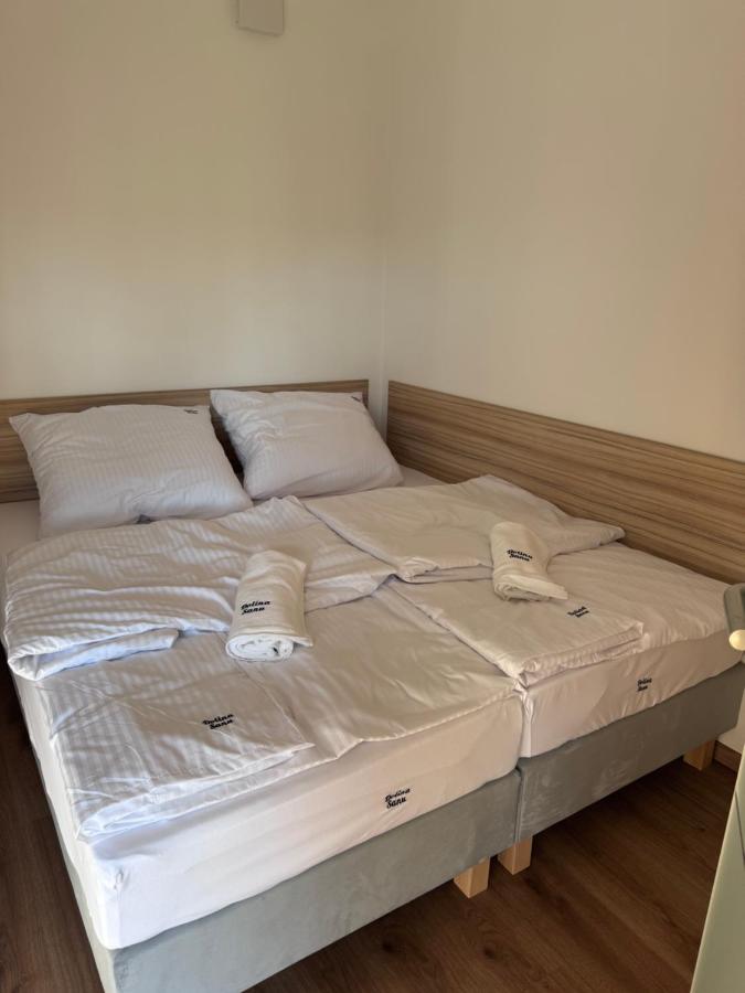 One-Bedroom Deluxe Apartment