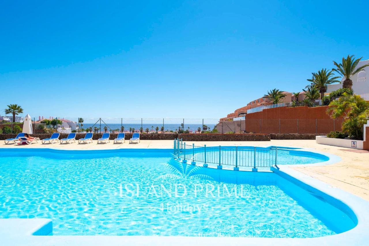 Seaviews Garden Holiday with Palms in Sand Club SC171 - B&B