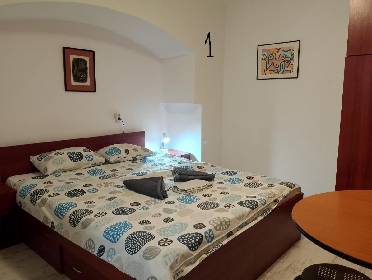 Central Studio in Historic Center - B&B Braşov