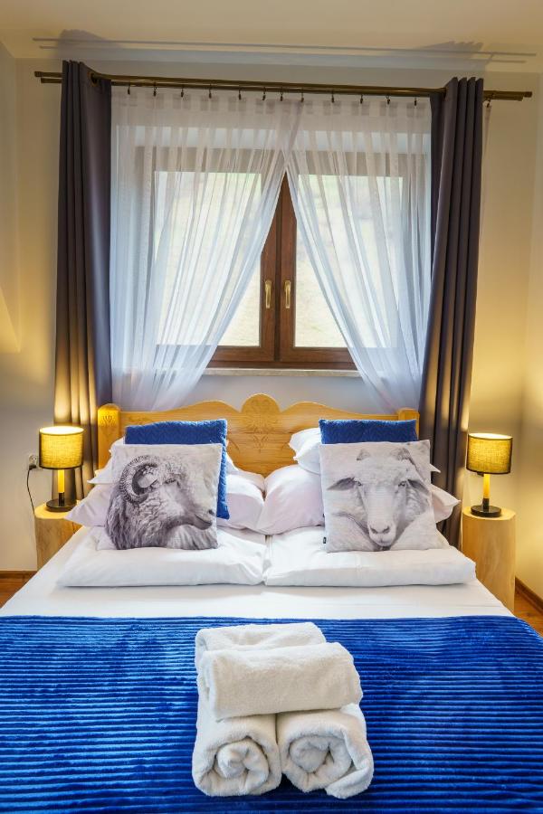 Double Room with Mountain View
