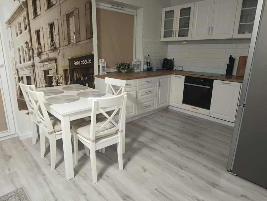 Apartament pod Złotym Bocianem - Chambres d’hôtes