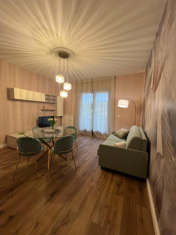 One-Bedroom Apartment with Balcony