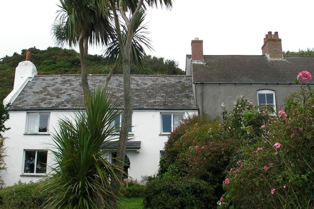 Foss Cottage coastal property with wonderful sea view - B&B