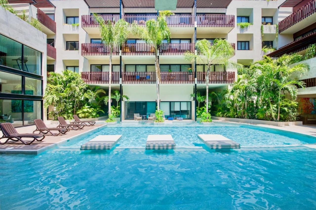 Beautiful Location, Large Pool and Fast 150mg Wifi - B&B Playa del Carmen