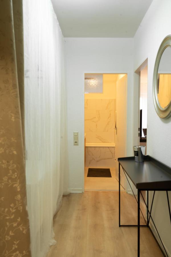 Serenity Studio mit Parkplatz, 10 min zum Flughafen - Ferienwohnung Hattersheim