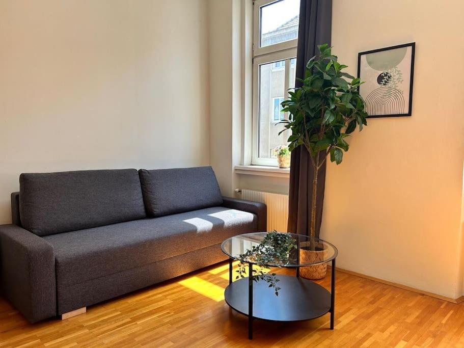 90 m2 Spacious Apartment with Free Parking - B&B Vienna