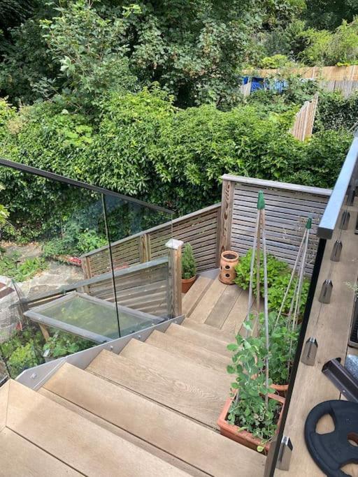 Lovely Large Garden Flat 23mins to Central London Four Bedrooms - B&B Purley