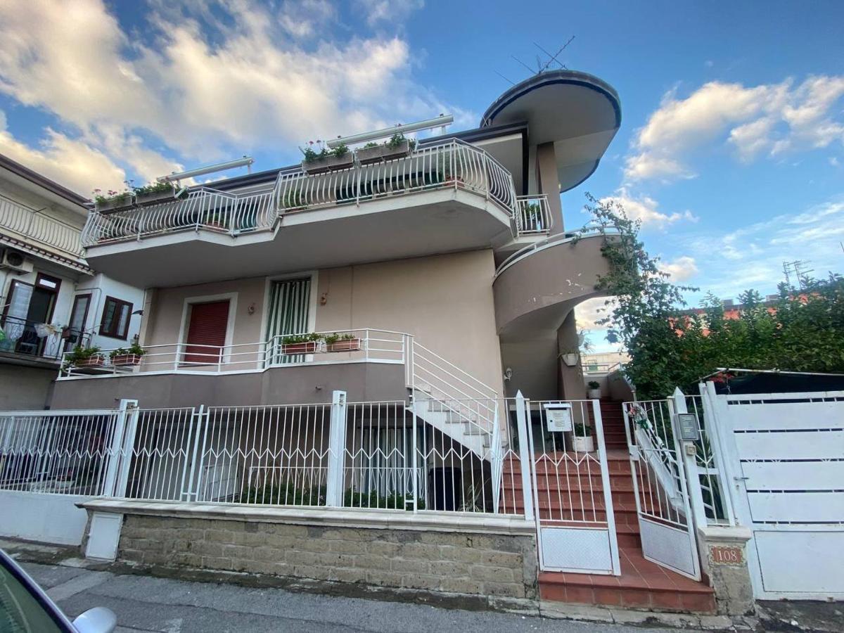 La Bouganville House - B&B