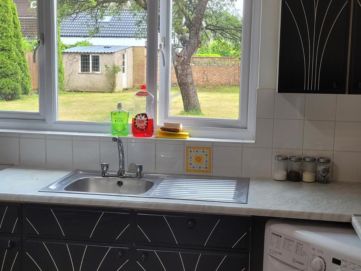 Modern Apartment in Luton - B&B