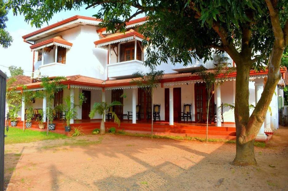 Punchi Walawwa - Guest House - Holiday Bungalow - Ferienwohnung