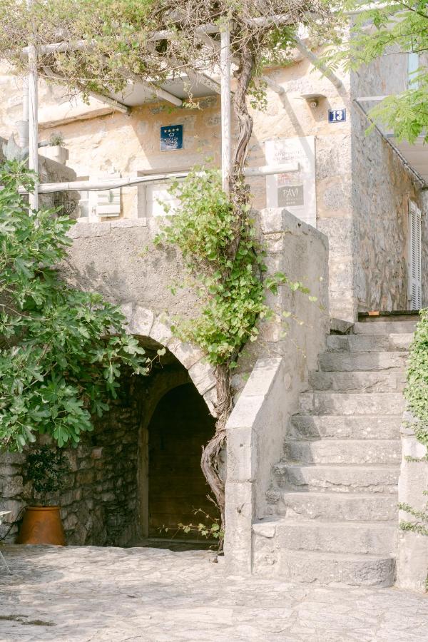 PAVI APARTMENTS Romantic Stone House K13 - Bed and Breakfast Kornić