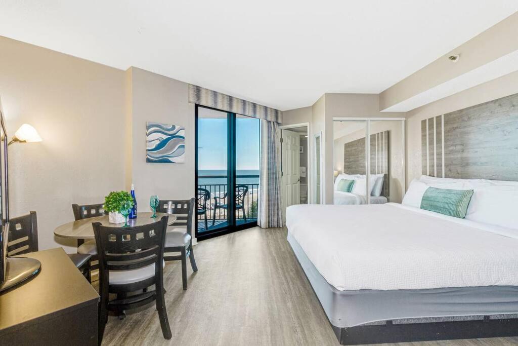 WINTER RATES! High Tides & Good Vibes in our Oceanfront Studio! PG 326 - B&B Myrtle Beach