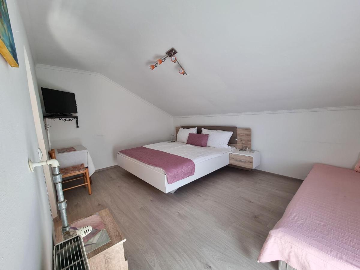 Two-Bedroom Apartment with Shower 