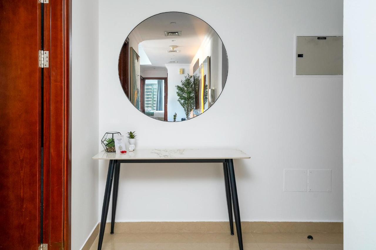 Moderne 1BR with a lovely marina view - Ferienwohnung