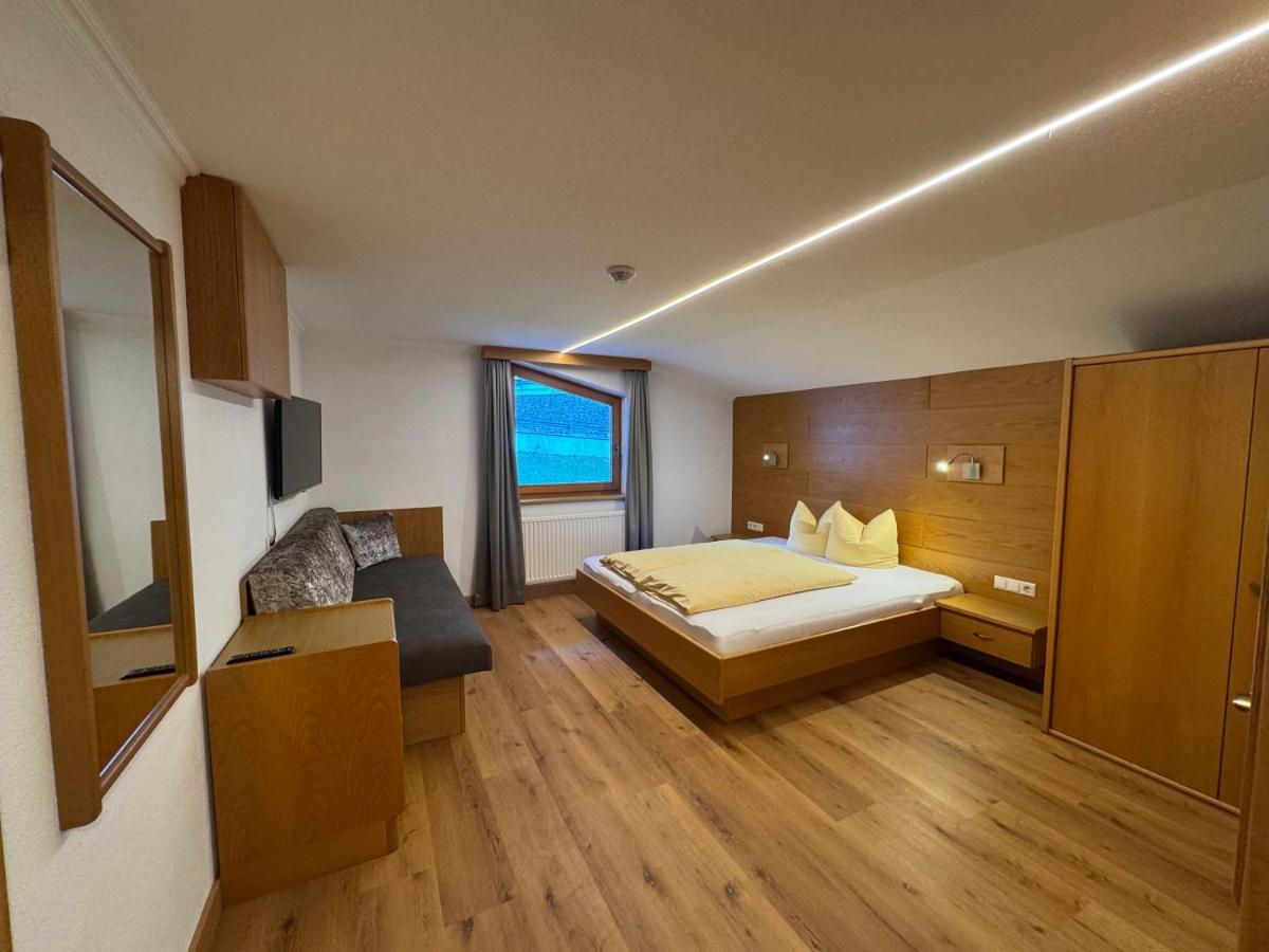 Apartment mit 3 Schlafzimmern und Balkon (Silvretta + 1 DZ)