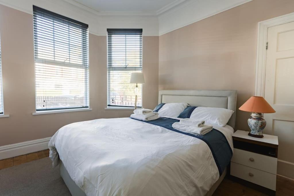 Hullidays University 2 Bed Ground Floor Apartment - Chambres d’hôtes