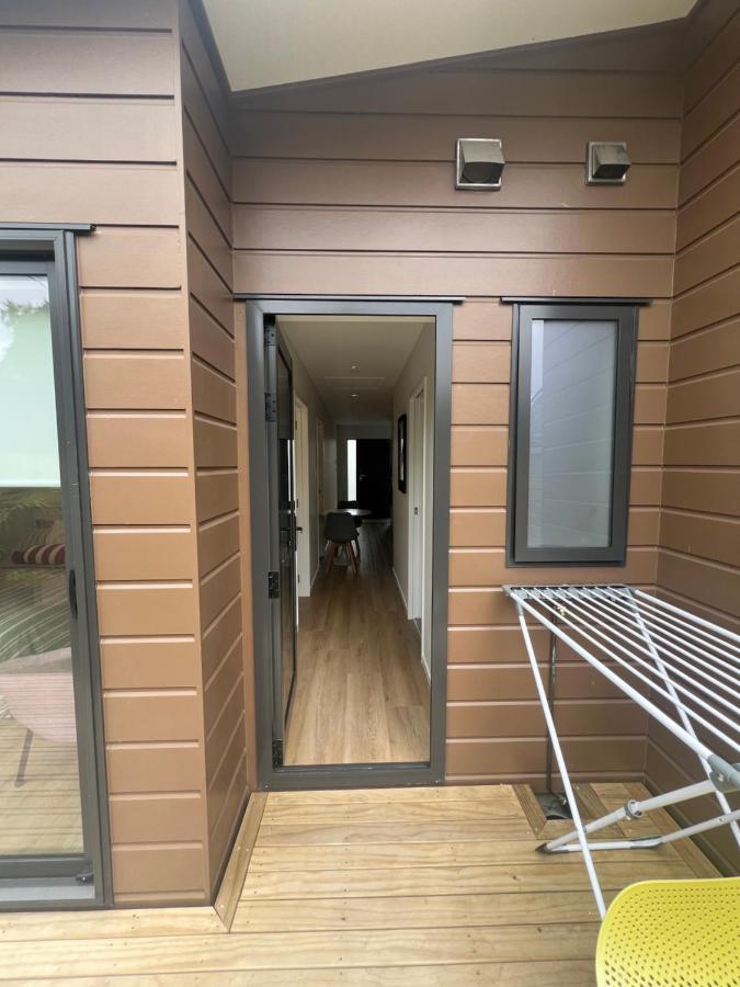 Waverly Place - Unique One Room Apartment - Ferienwohnung Orewa