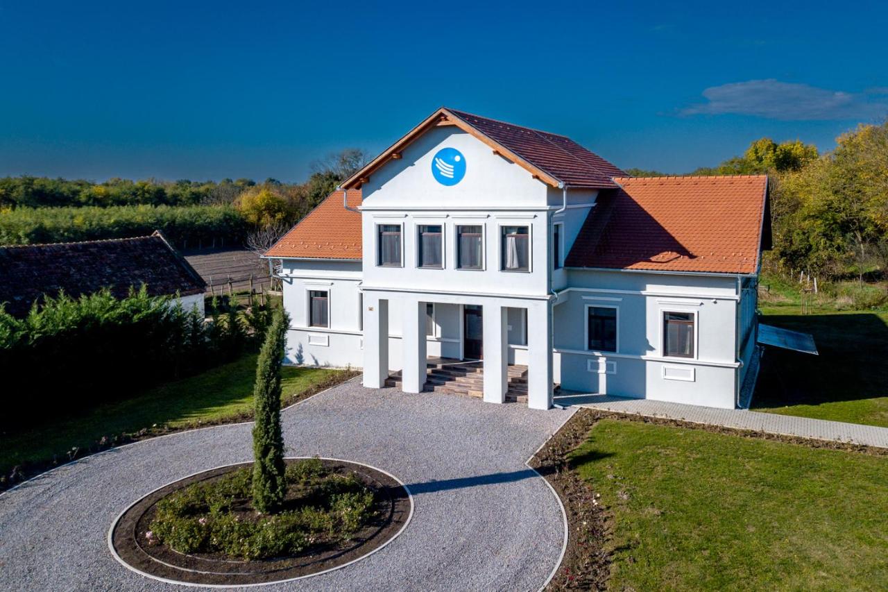 Kammerer Vendégház - B&B