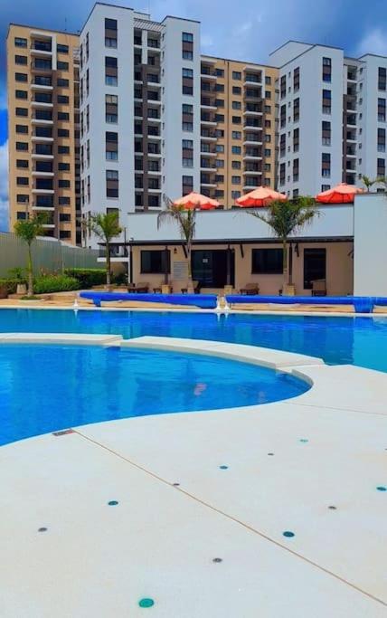 Honey Nairobi one bdrm Apt - B&B Nairobi