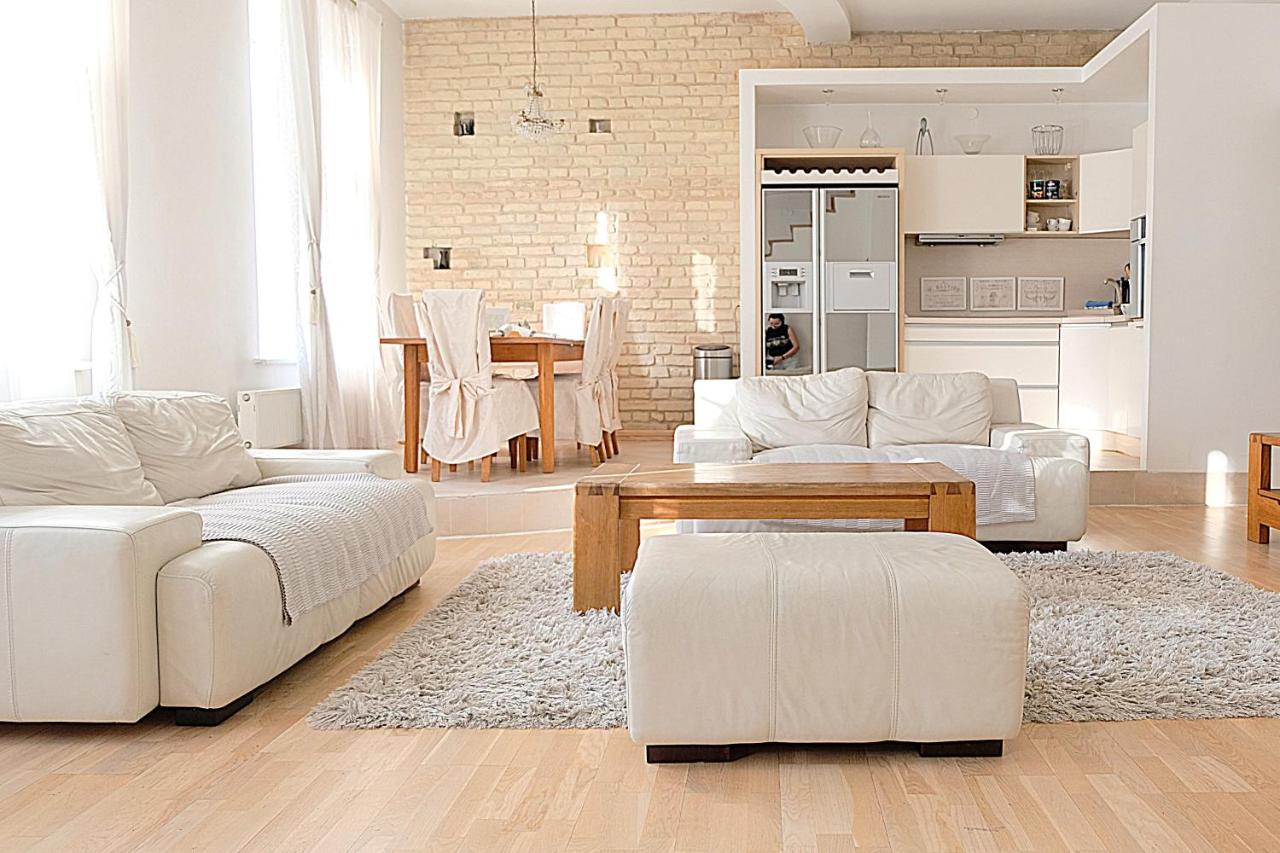 Old Town Luxury and Spacious Apartment (155 m2). 3 bedrooms. FREE parking - B&B