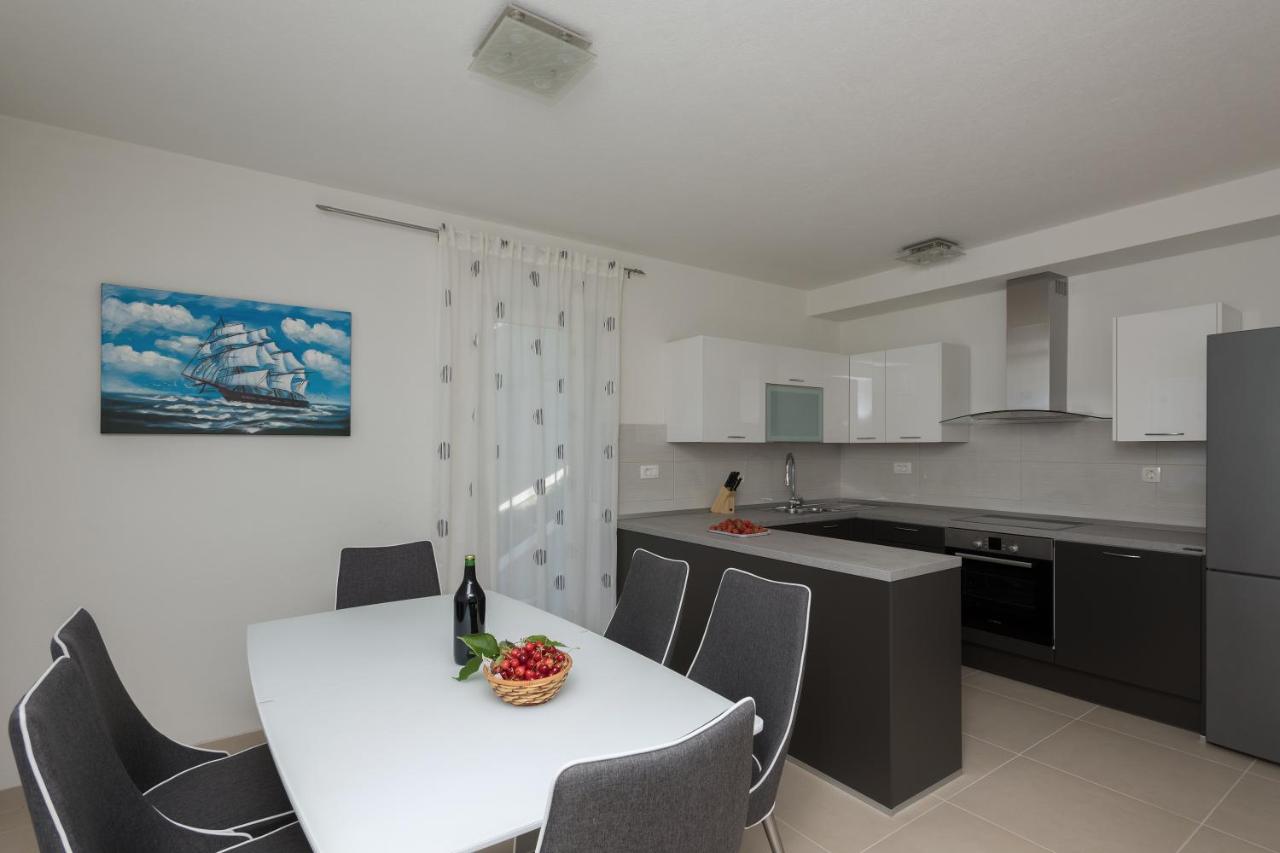 Appartamento con 3 Camere da Letto e Vista Mare