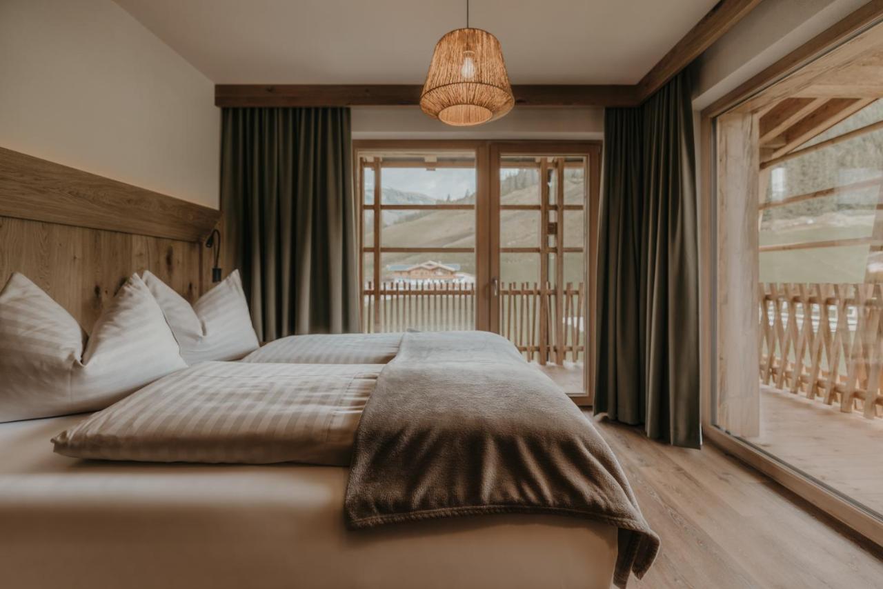 Superior Two-Bedroom Apartment with Mountain View