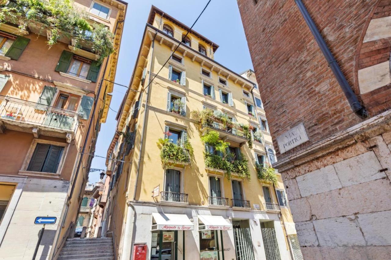 Verona Centro Piazza Erbe - B&B Verona