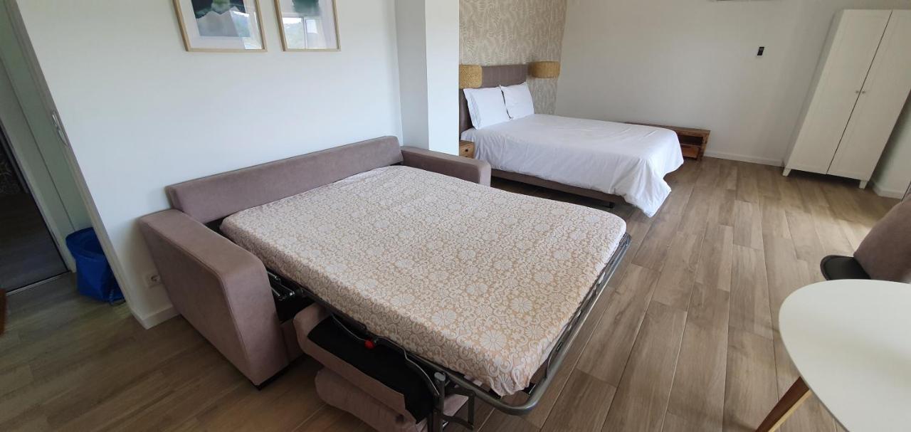 Studio met Kingsize Bed en Slaapbank 
