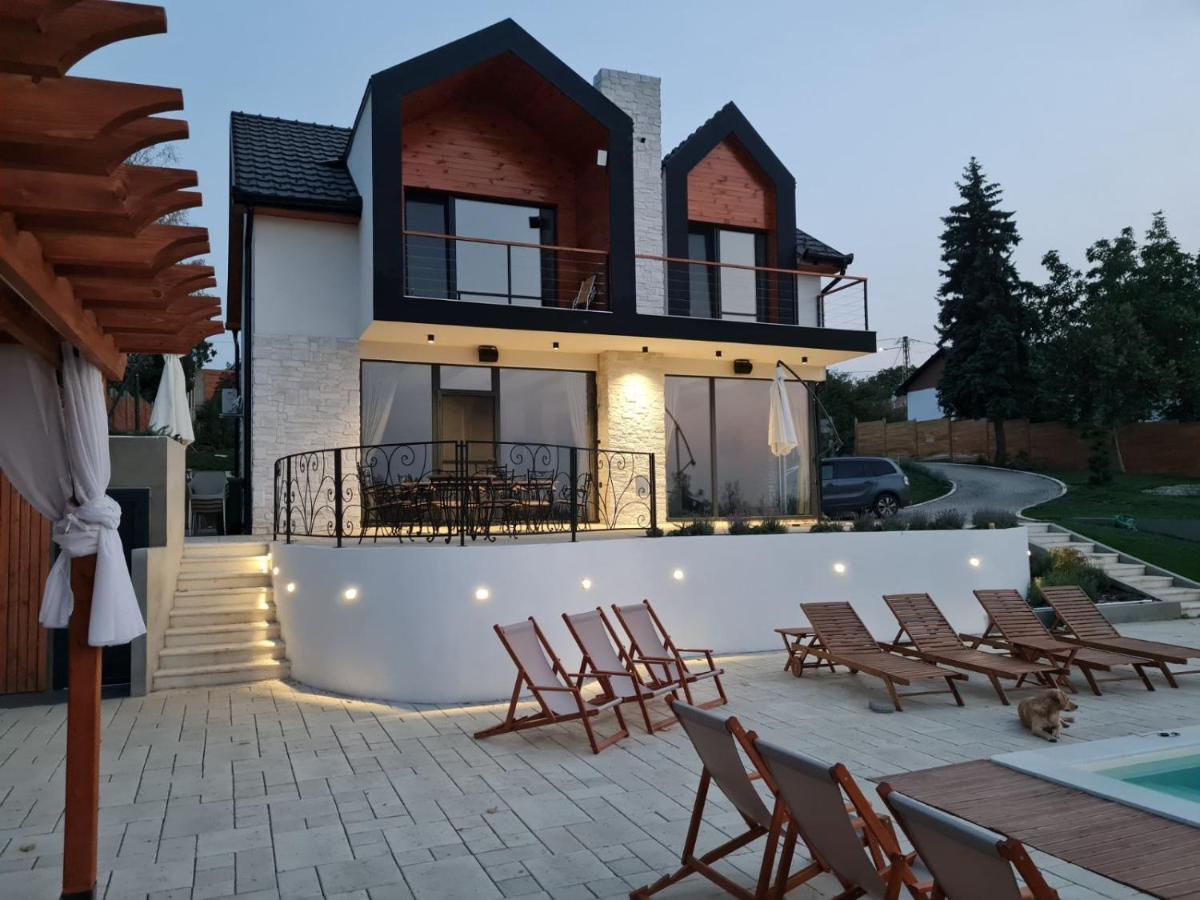 Vila Fina - B&B Čerević