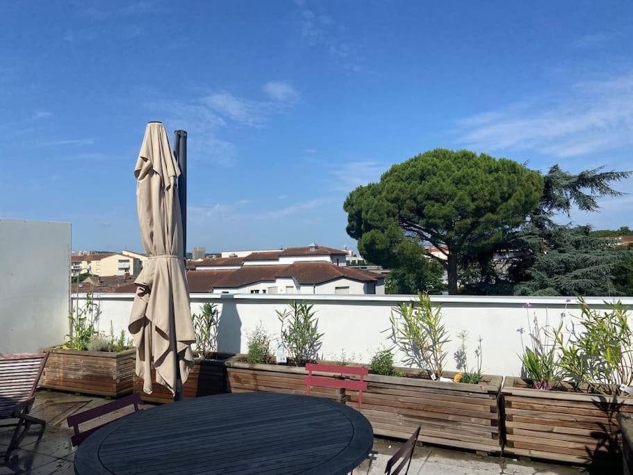 Dassaut - Toulouse - 2 pièces spacieux avec grande terrasse et vue dégagée - B&B