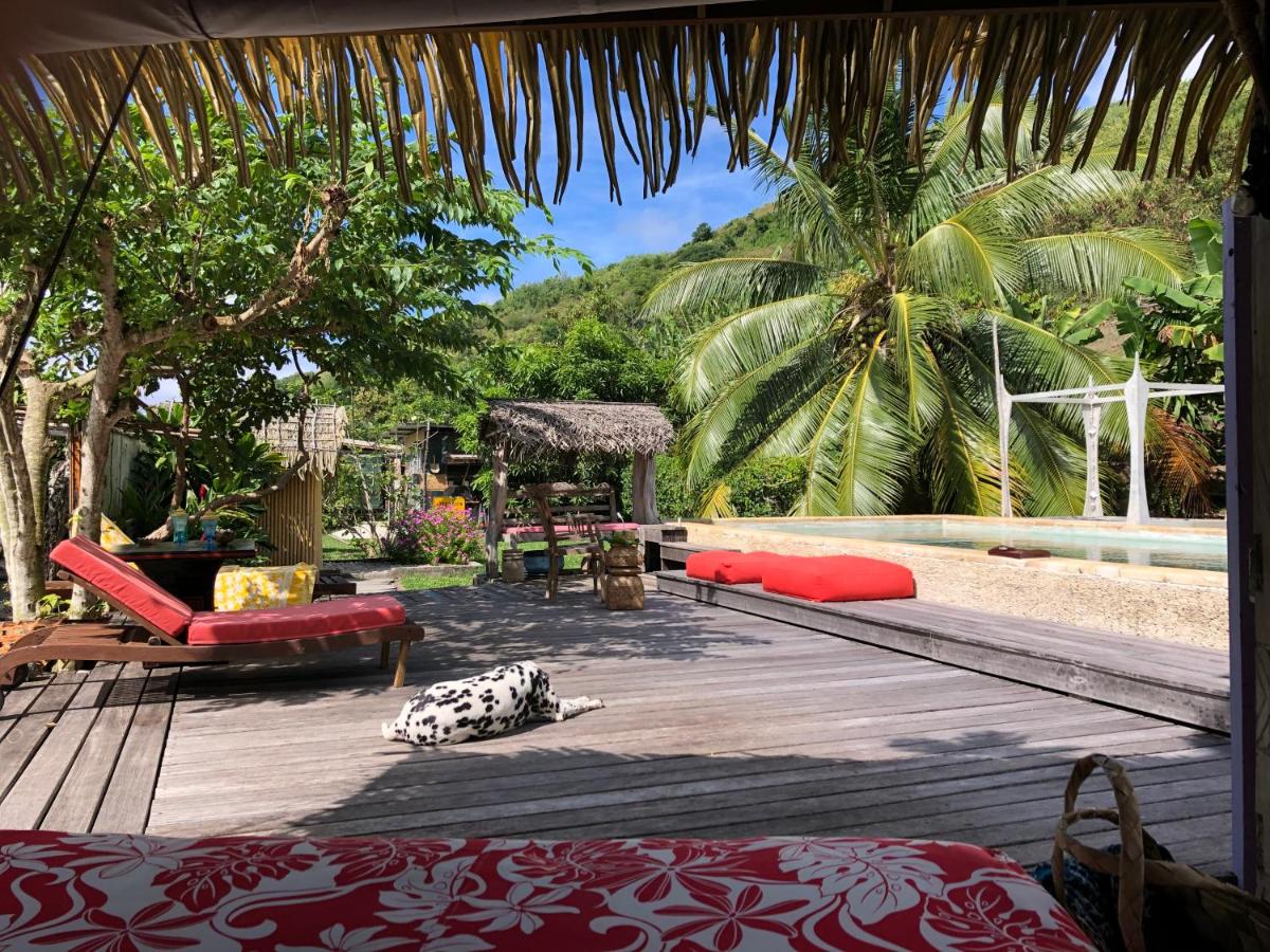 Polynesian Bungalow SEASHEL private bath, clim et piscine partagée - B&B Maraa