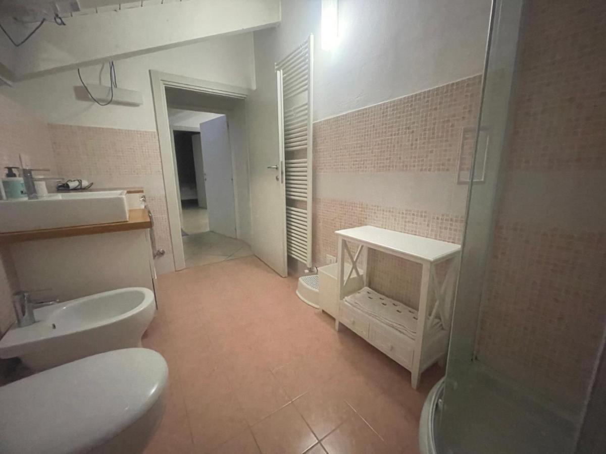 Milano-Como Elegant with AC e WIFI front station - B&B Caronno Pertusella