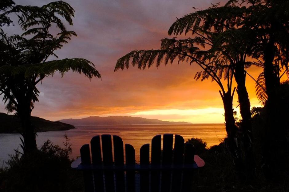 Fantasy Island - private seaview cabins - B&B