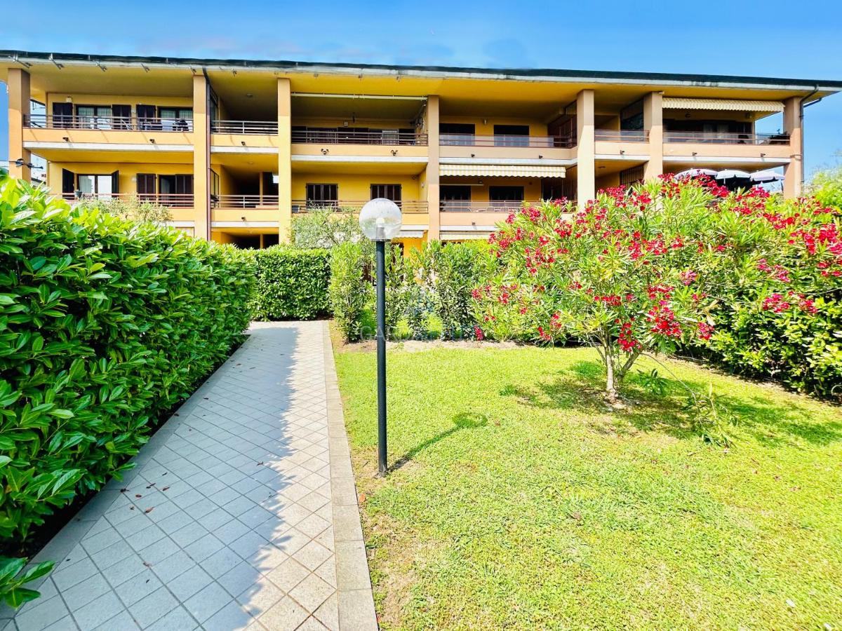 Sole Apt - Relax in piscina nel cuore di Sirmione - Ferienwohnung Sirmione