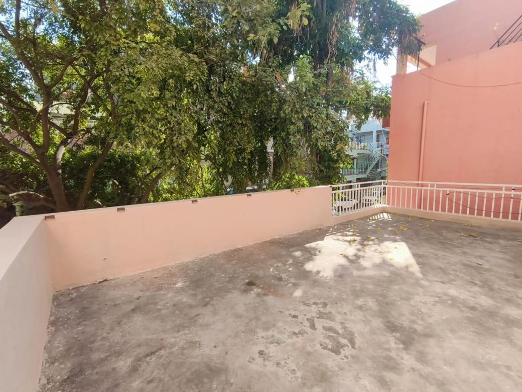 Flickstays Crown - Bed and Breakfast Bengaluru