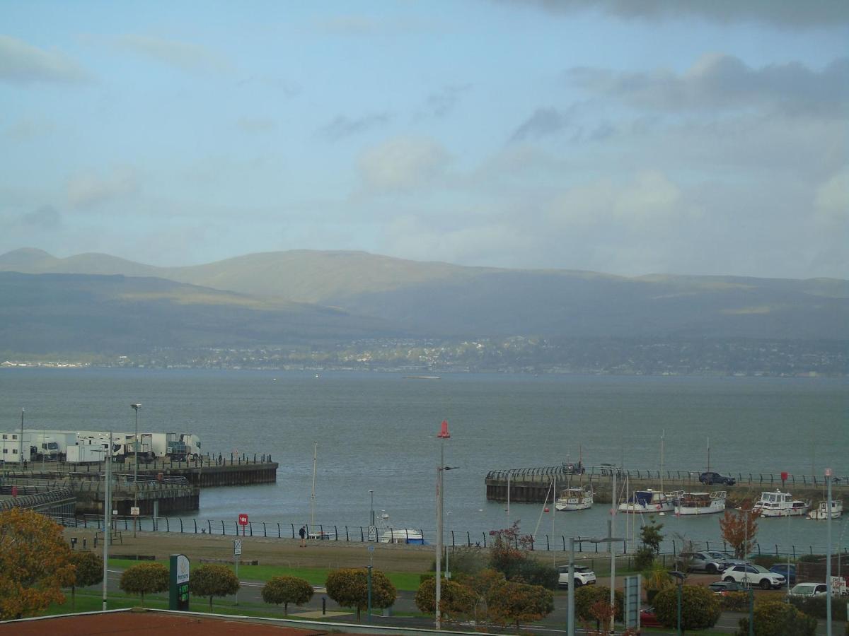 Snug - Grian-aig Apartment - B&B