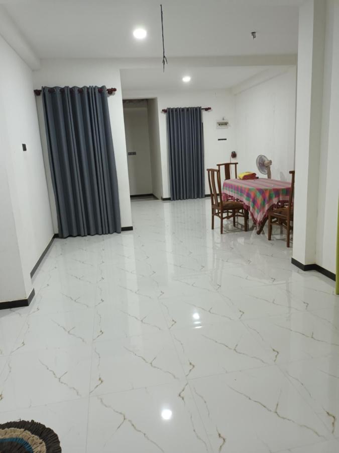 White's villa uyanwatta - Bed and Breakfast
